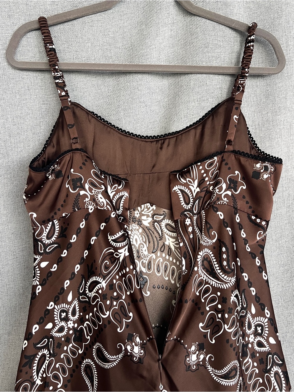 Camila Coelho Revolve Satin Paisley SpaghettiStraps Maxi dress brown white L - Picture 10 of 16